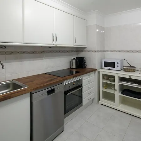 Ocean Gardens Apartment *